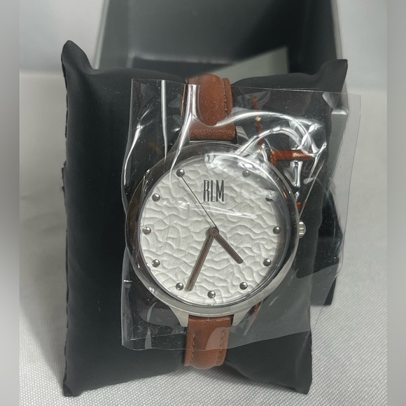Robert Lee Morris RLM Women\'s Brown Leather Strap Watch NIB Water Resistant main image 8